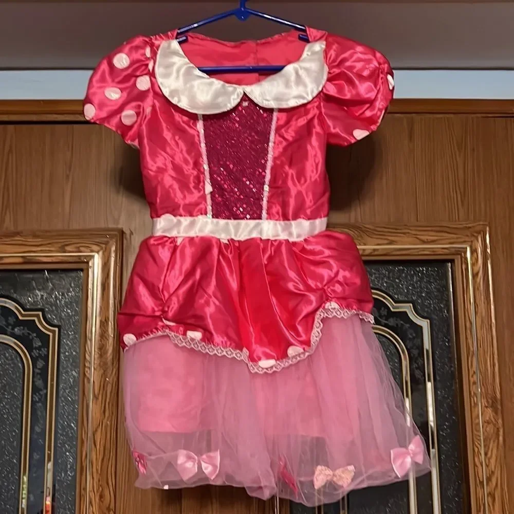 6 Little Girl Dress up Outfits